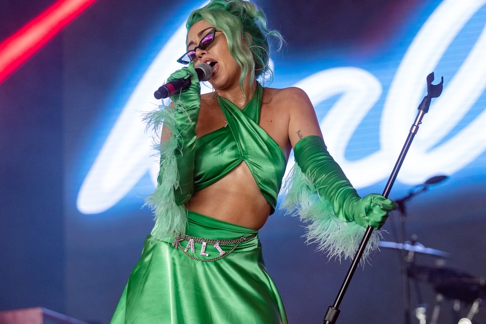 Kali Uchis I Want War But I Need Peace Lyric Video Hypebeast Kali Uchis I Want War But I Need Peace Lyric Video Hypebeast