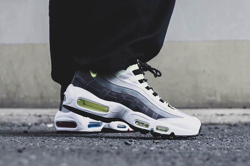 NIKE AIR MAX 95 GREEDY  CJ0589-001 mismatch colorway release info drop date price details snkrs japan atmos tokyo 
