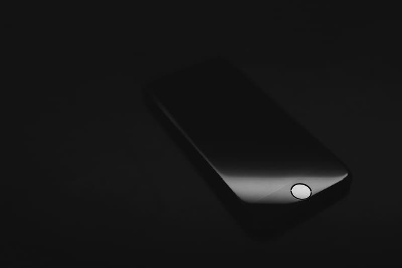 Second Generation Iphone Se Closer Look Hypebeast