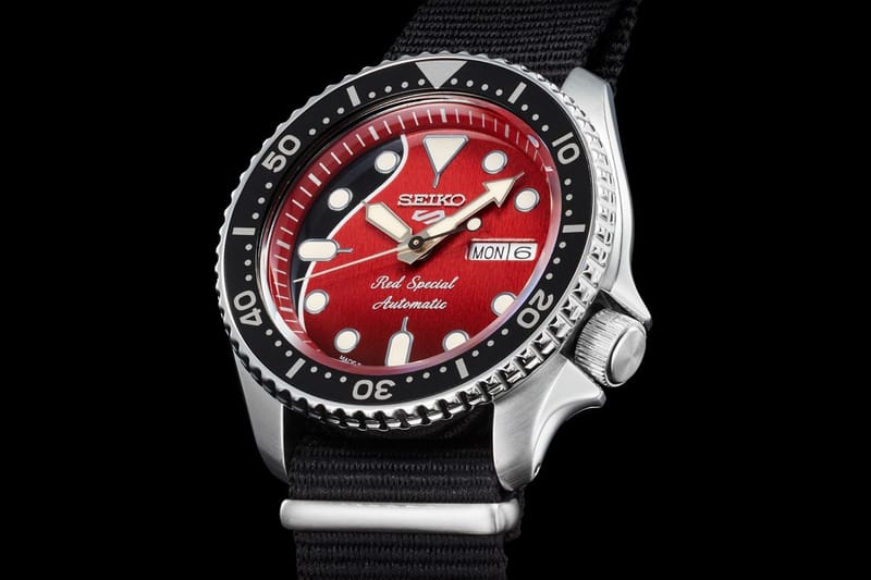 red dial seiko 5