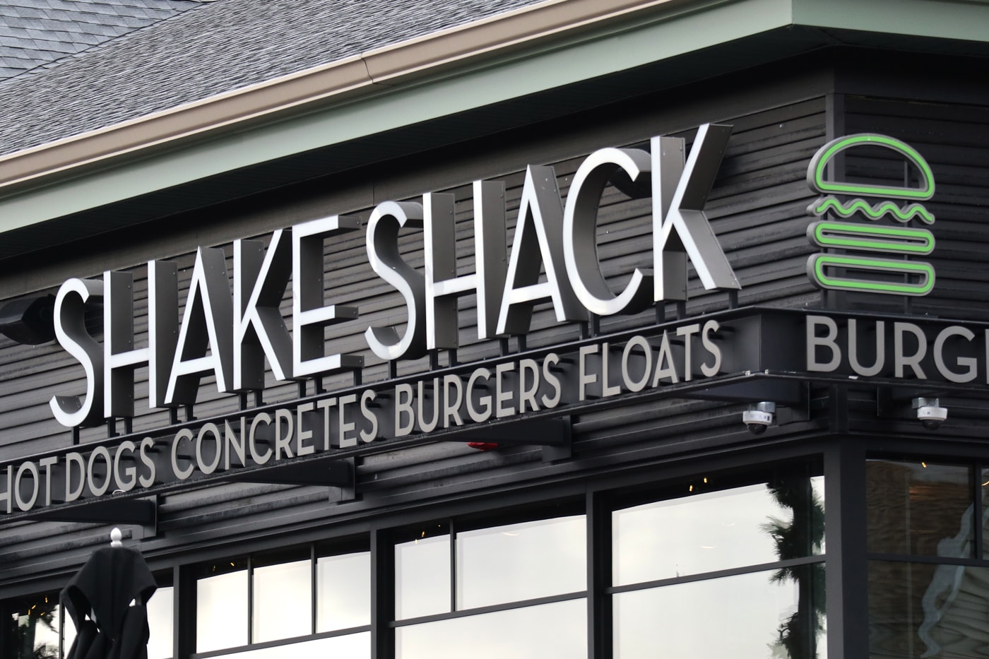 Shake Shack $10 Million USD Covid-19 Relief Fund Return PPP Paycheck Protection Program  Covid-19 Ruth's Chris Coronavirus burgers New York