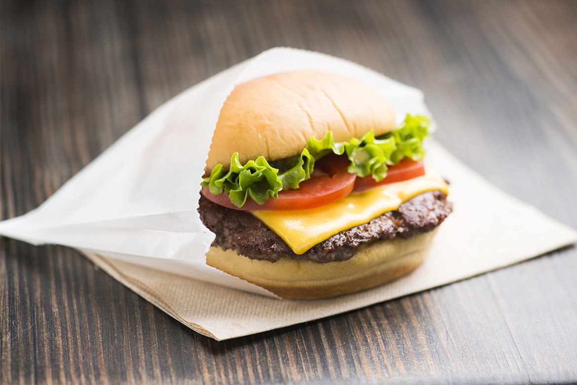 Shake Shack DIY Burger Kit Release ShackBurger 8 Pack Potato Bun Lettuce Tomato American Cheese 100% Angus Meat 