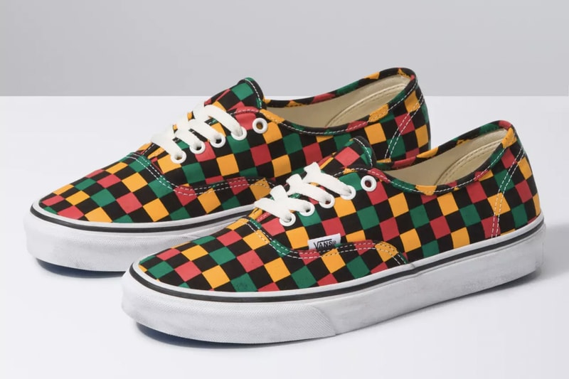 Vans Washed Distressed Sneaker Pack Authentic Slip On Sport Model Footwear Vulcanized Skateboarding Footwear Shoes Checkerboard Pattern "Dress Blue/Chili Pepper" "Black/Multi"