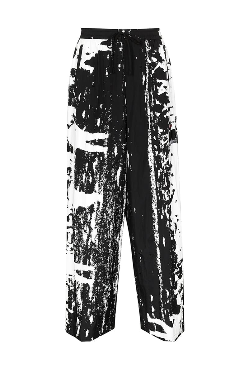 VIER x th Graphic Print Coat Taro Horiuchi coat paint trousers graphic menswear streetwear spring summer 2020 collection antwerp designer black white monochromatic 