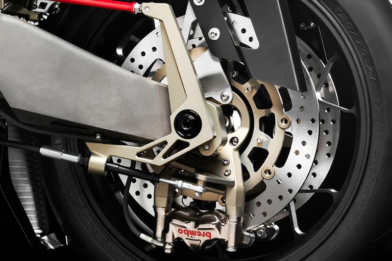 Vyrus Alyen 988 Ducati-Powered Superbike Motorbike Release Launch First Look Automotive News Italy naked carbon fiber panels Brembo 1,285 cc