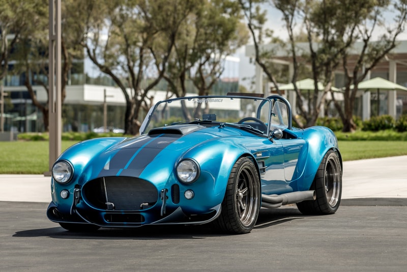 Superformance MKIII-R 1960 Shelby Cobra Custom Built Roadster Supercar Performance Automotive Engineering Ford V8 limited-slip differential Roush