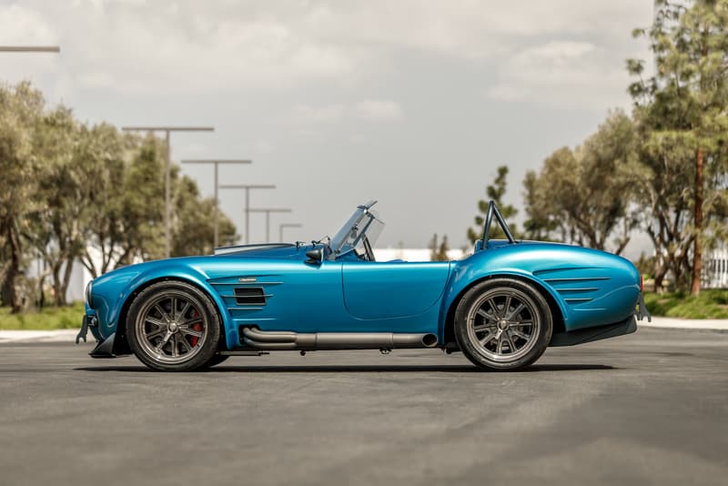 Superformance MKIII-R 1960 Shelby Cobra Custom Built Roadster Supercar Performance Automotive Engineering Ford V8 limited-slip differential Roush