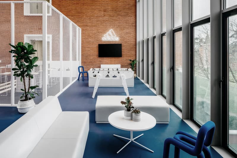 adidas INSEP Space Ubalt Architectes Design National Institute of Sport Expertise, and Performance Architecture Blue White Tiles Athletes Living House paris france training facity gym