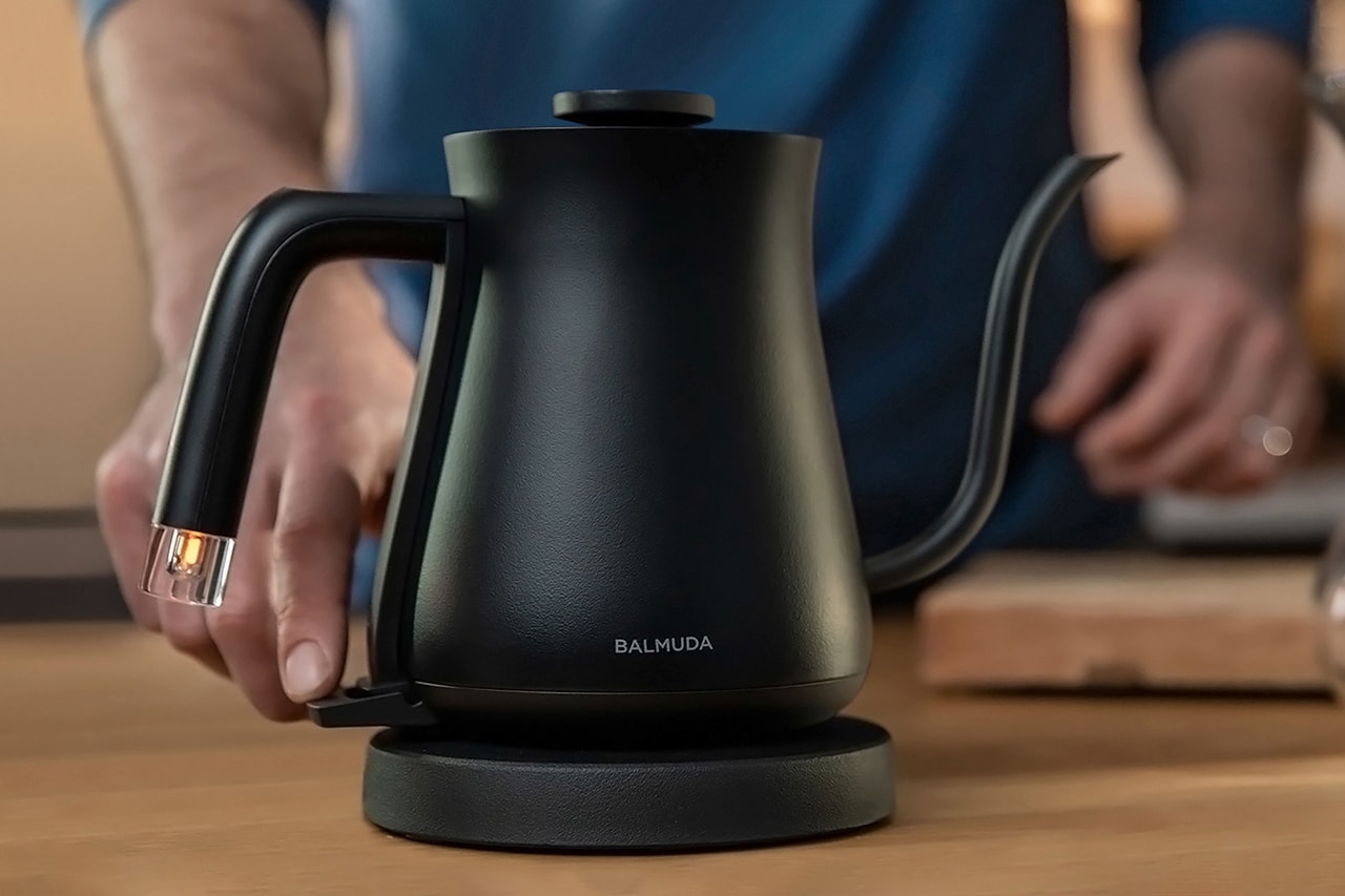 BALMUDA The Kettle features a sleek and compact design. It is