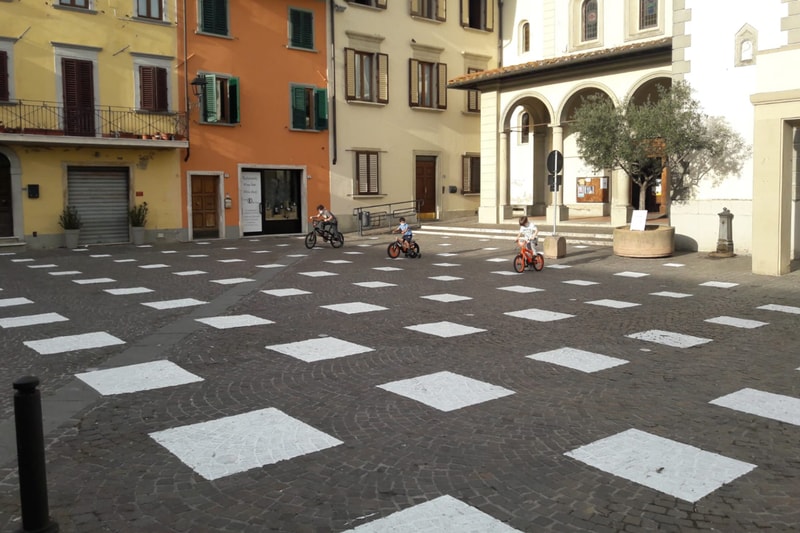 caret studio social distancing installation stodistante public spaces italy florence