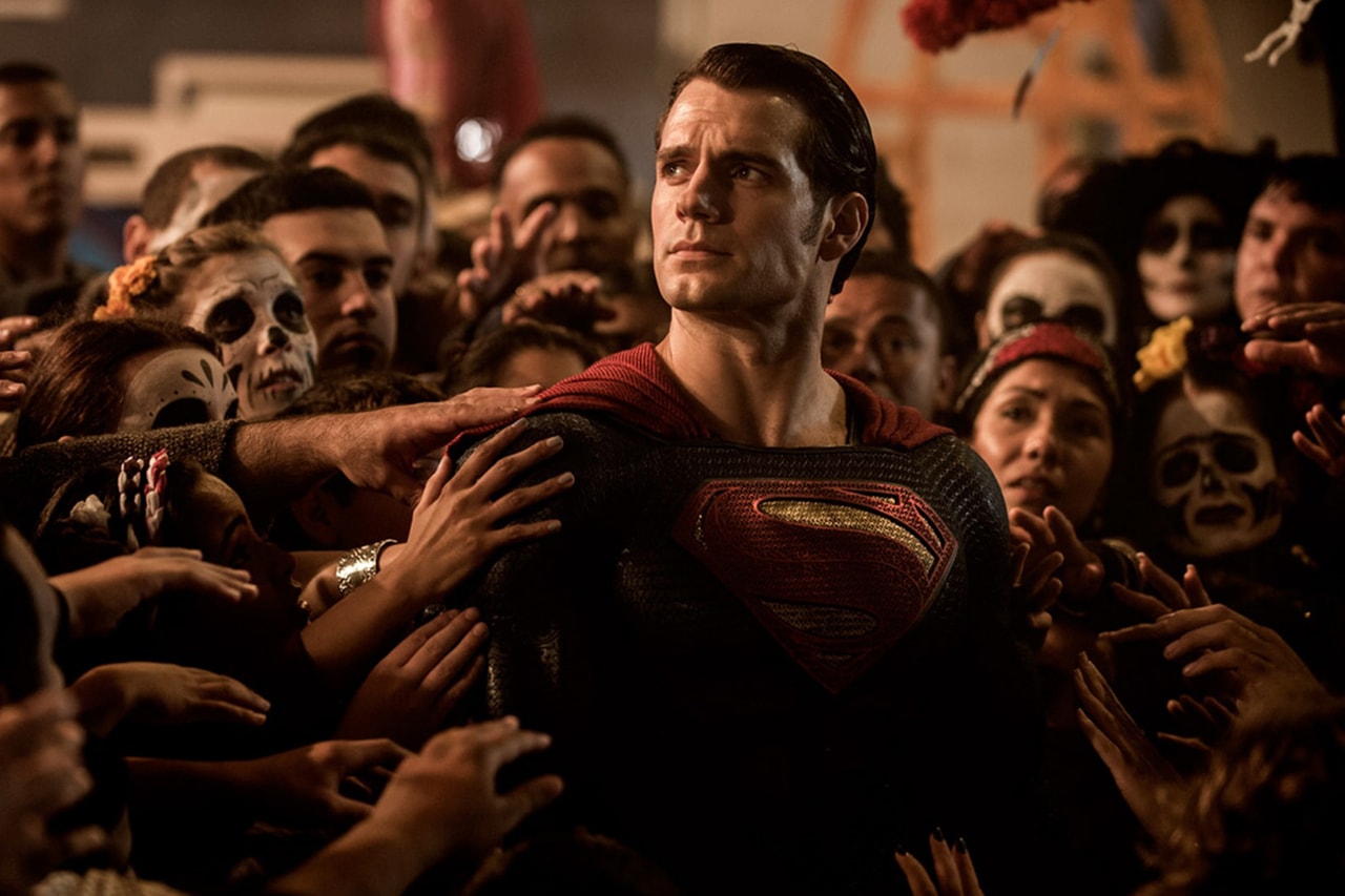 Henry Cavill to Return to DC Superman Movies Role man of steel DCU comics  Zack Snyder actor action super hero cape 