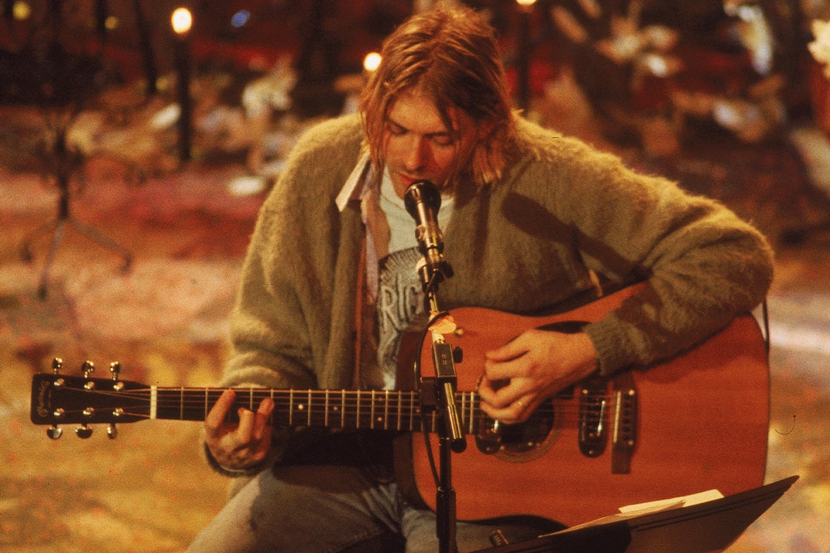 Kurt Cobain MTV Unplugged Guitar Auction Announcement 1959 Martin D-18E julien's Fender Stratocaster In Utero heart-shaped box