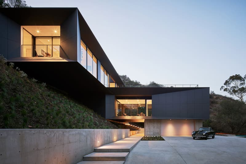 Montalba Architects LR2 House in Pasadena California Rectangular Volumes Rotated Series Angular Minimalist Concrete 