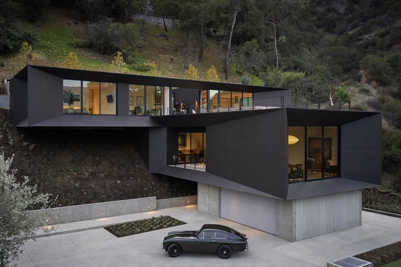 Montalba Architects LR2 House in Pasadena California Rectangular Volumes Rotated Series Angular Minimalist Concrete 