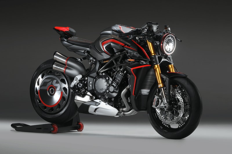 MV Agusta Rush 1000 Motorcycle Info superbikes speed drag racing horsepower Motorbikes Limited edition Italian design 