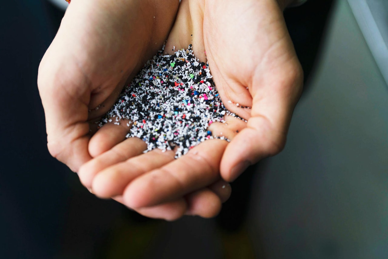 Phần lốm đốm trên Nike Space Hippie 01 wheat white