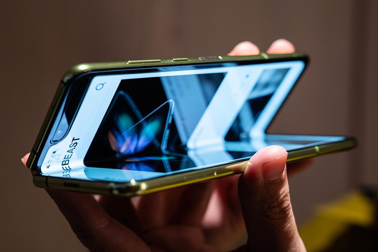 Samsung Galaxy Fold Lite Release Rumor smartphone sammobile ross young