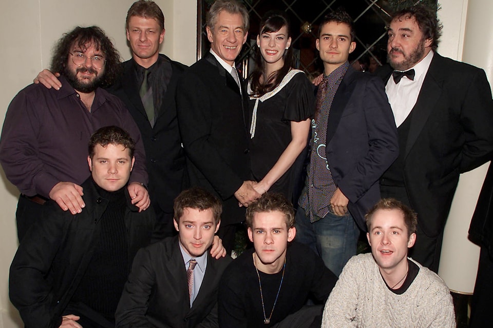 Lord of the Rings Cast Reunion! Elijah Wood, Orlando Bloom Gather for Josh  Gad's Show