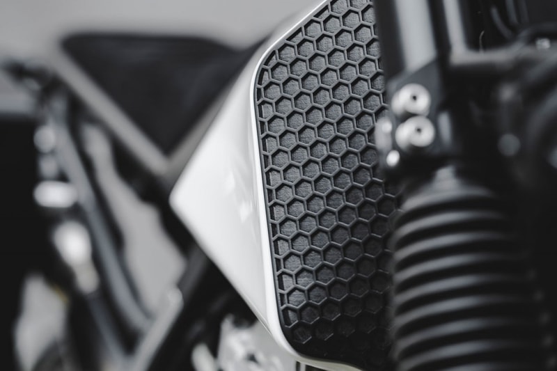Vagabund Moto V13 1991 Honda NX650 Motorcycle dominator custom workshop customization build 3d printed mad max aesthetic