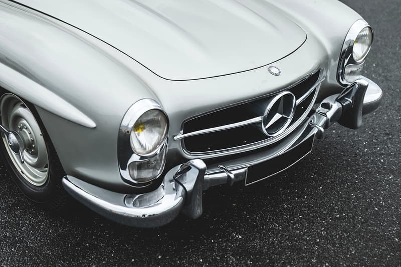 1958 Mercedes-Benz 300 SL Roadster Auction Rare German Automotive Car RM Sotheby's Convertible Luxury Vintage Sportscar Silver Black Merc Rudge Wheels €800,000 - €1,100,000 EUR