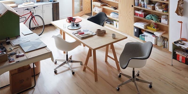 eames upholstered task chair