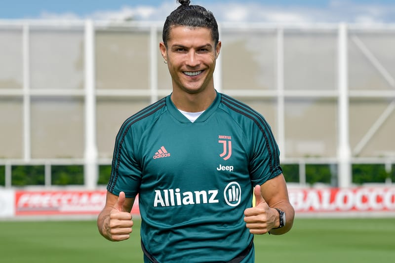 soccer player cristiano ronaldo jersey