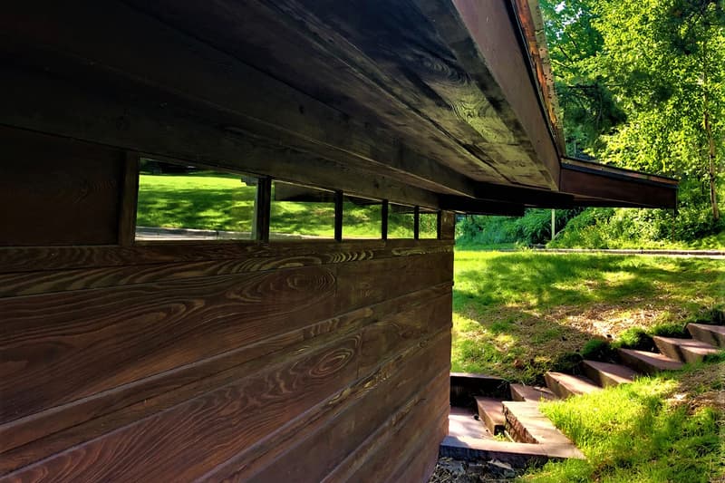 Early Frank Lloyd Wright Home Charles and Dorothy Manson House For Sale Closer Look Inside Exterior Design Architecture Usonian Building United States of America 