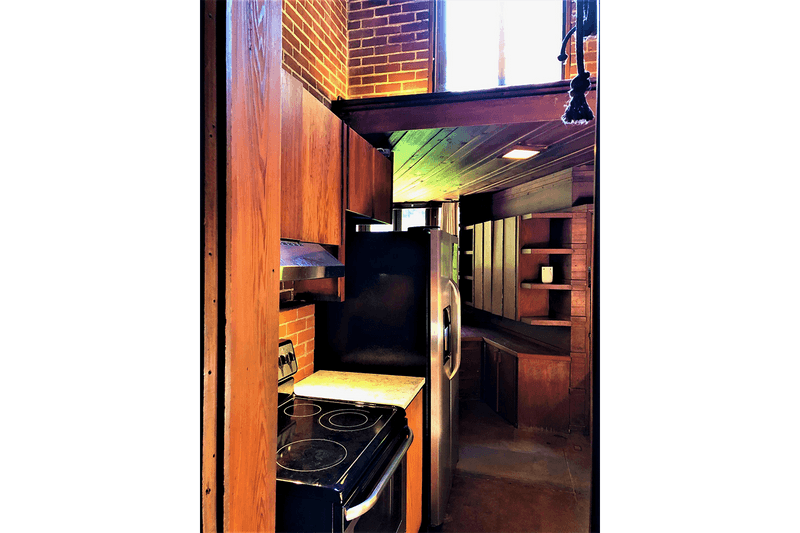 Early Frank Lloyd Wright Home Charles and Dorothy Manson House For Sale Closer Look Inside Exterior Design Architecture Usonian Building United States of America 