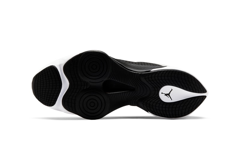 jordan brand air zoom renegade running shoe white black pure platinum infrared 23 CJ5383 100 official release date info photos price store list buying guide