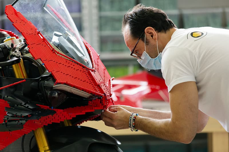 LEGO Technic Build 1:1 Ducati Panigale V4 Superbike 15,000 Bricks Design Italian Motorbikes Life Size 400 Hours MotoGP Desmosedici Stradale R Riccardo Zangelmi