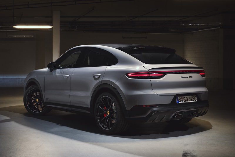 2021 porsche cayenne gts suv sports chrono v8 twin turbo engine horsepower cars 