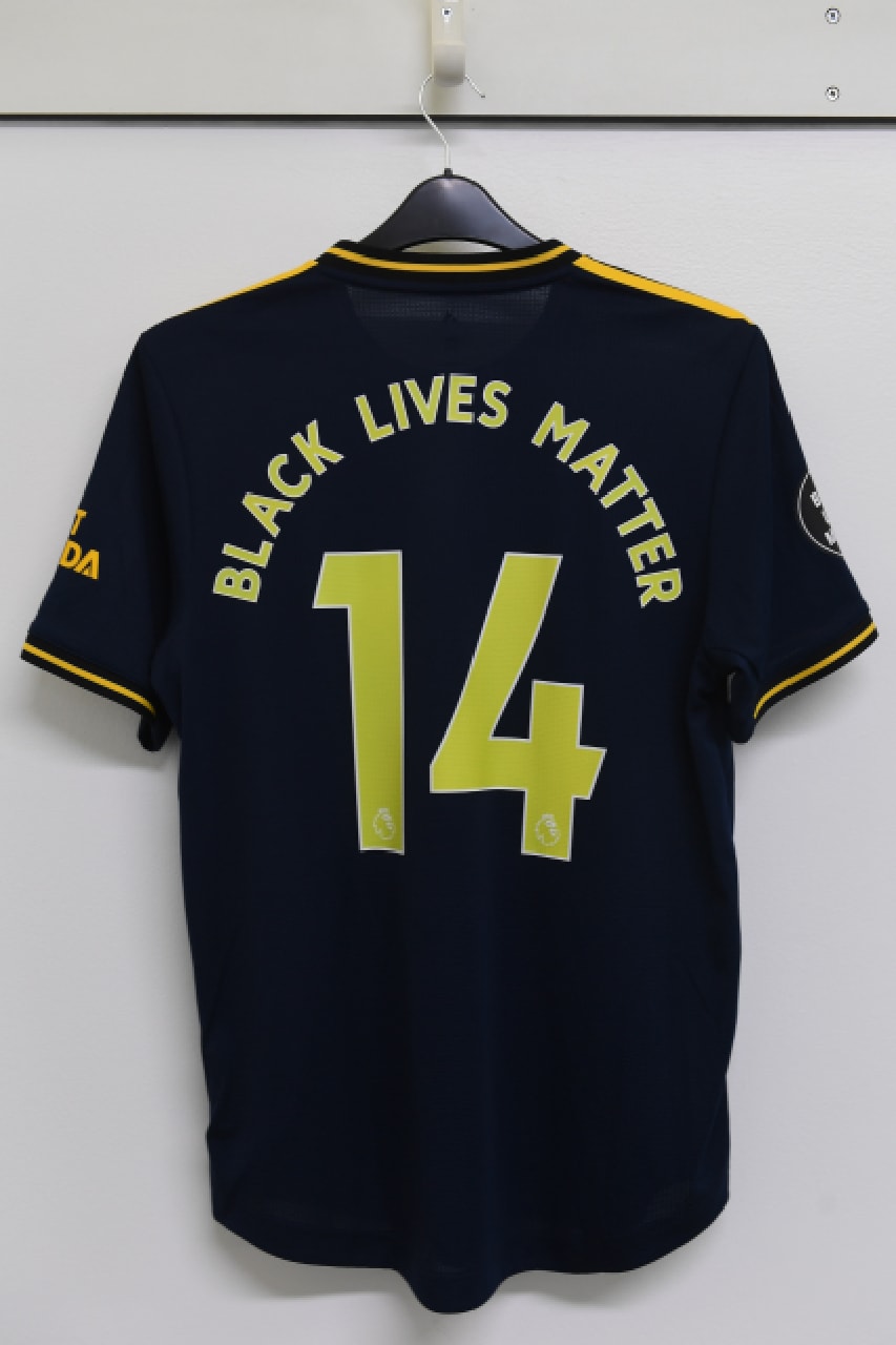 英プレミアリーグのユニフォームが “Black Lives Matter” 仕様に変更 premier league football return arsenal black lives matter nhs covid 19 english