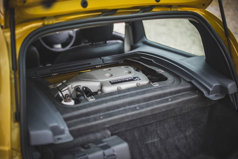 Renault Sport Clio V6 Rare Liquid Yellow Auction Mid Engine Rear Wheel Drive Super Car Sports Hot Hatchback