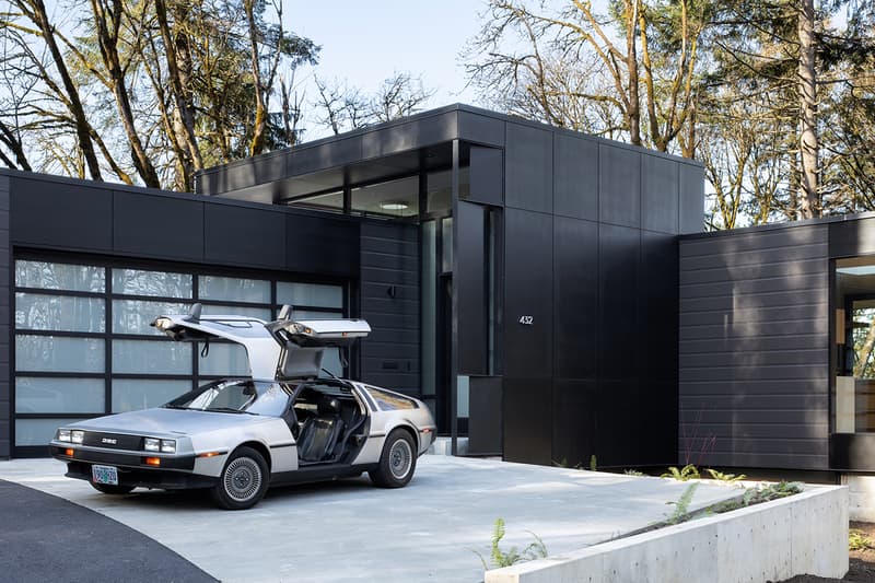 William / Kaven Architecture's Royal House Sits Elevated in Portland’s Forest Park luxury homes design projects nature