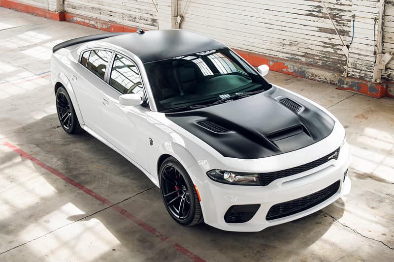 Dodge Charger SRT Hellcat Redeye American Muscle Car Supercar Family Four Door 797 HP 203 MPH Widebody Kit supercharged 6.2-liter HEMI high-output V-8