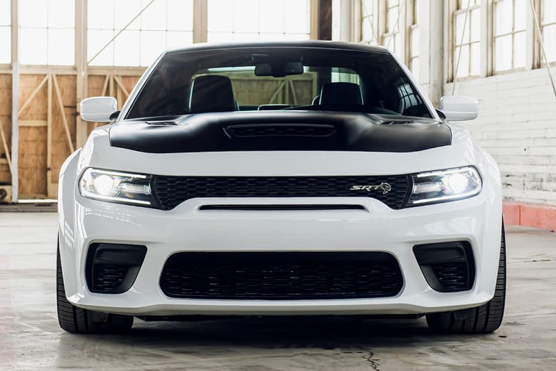 Dodge Charger SRT Hellcat Redeye American Muscle Car Supercar Family Four Door 797 HP 203 MPH Widebody Kit supercharged 6.2-liter HEMI high-output V-8