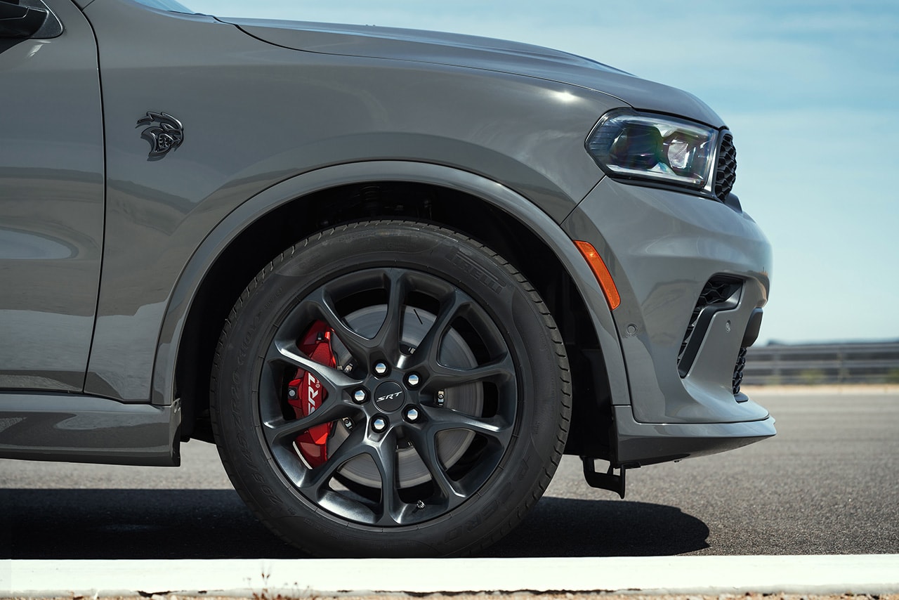 2021 Dodge Durango SRT Hellcat Release Information 710 HP 645 lb-ft Torque SUV Sports Utility Vehicle American Muscle Car 6.2L HEMI V8 Fast Power Performance First Look