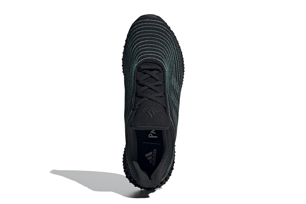 Adidas X Parley 4D Sillhouete với phối màu mới nhìn từ trên xuống