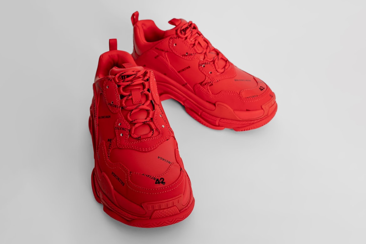 Red Balenciaga Shoes Green 4 https%3A%2F%2Fhypebeast.com%2Fimage%2F2020%2F07%2Fbalenciaga triple s red black neon green logo print release info 3