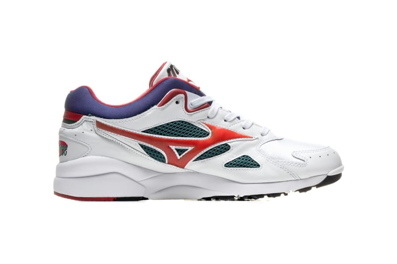 mizuno softball shoes