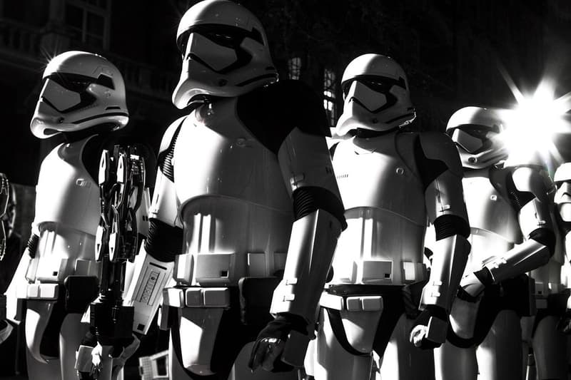 disney star wars trilogy release date delay one year avatar 2 james cameron taika waititi rian johnson mulan