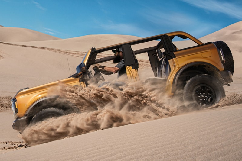 Ford 2021 Bronco 4x4 SUV Unveiling  SUVS off-roading Jeep sand snow outdoors adventure motors 