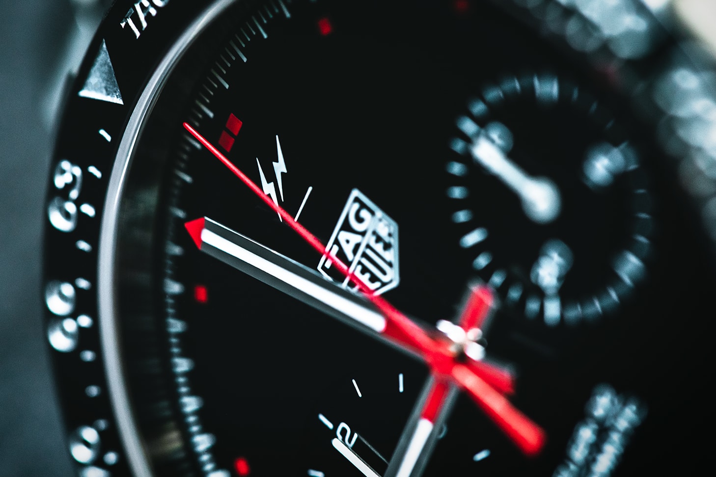 fragment design x TAG Heuer Formula 1 Watch A Closer Look hiroshi fujiwara watches timepiece swiss watches 