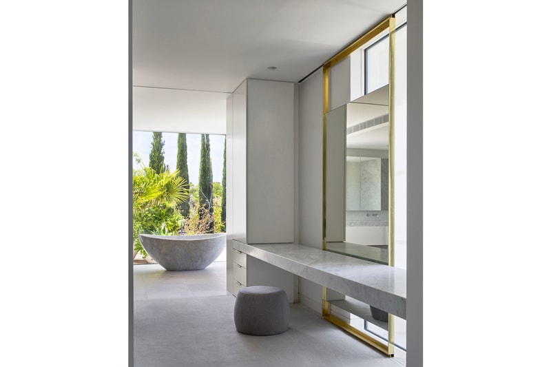 Inarc Architects juxtaposes vintage and modern at three-storey 1870s Victorian house Wyoming house Studley Park Melbourne minimalist interiors restoration