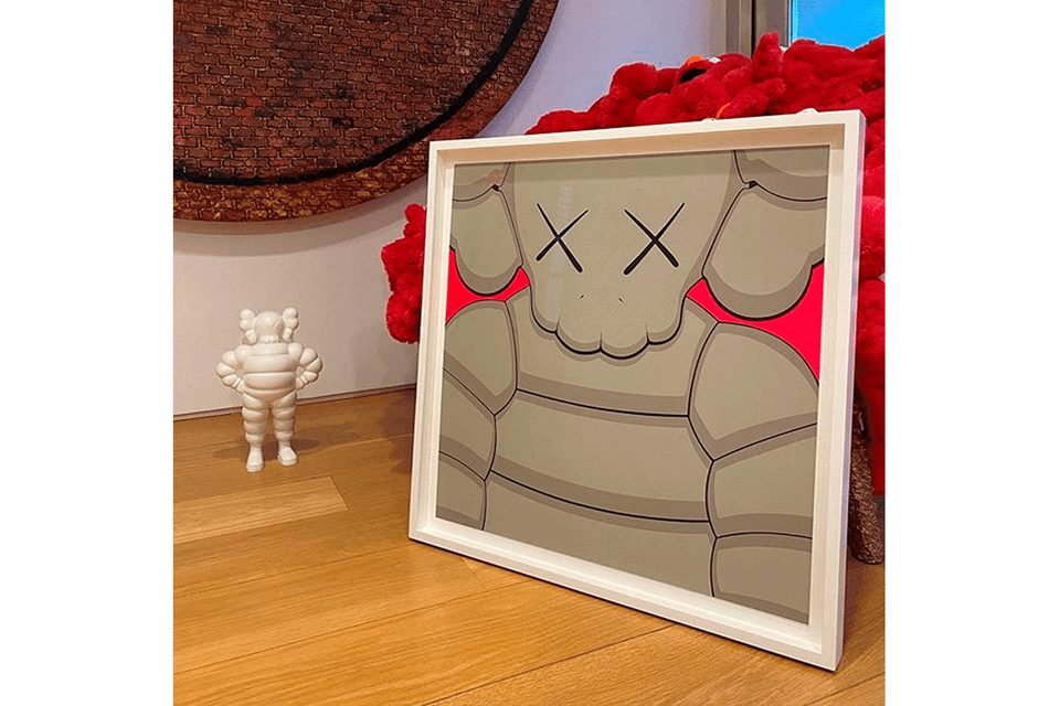 Kaws Open edition What party YELLOW - Medicom Toy 2020 Kaws Open edition What party YELLOW - Medicom Toy 2020