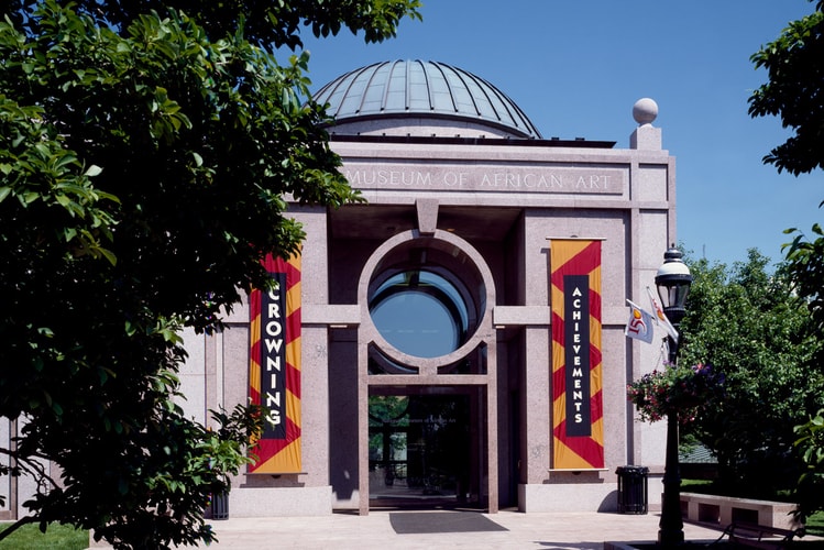 Former Smithsonian Staff Call Out "Culture of Racism" at Museum of African Art