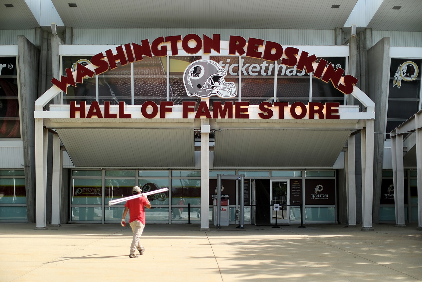 Washington Redskin Shareholders Sell Stake Name Change Info