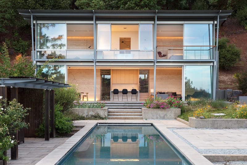 Feldman Architecture's Sunrise Home Opens up to Lush Hillside Landscape