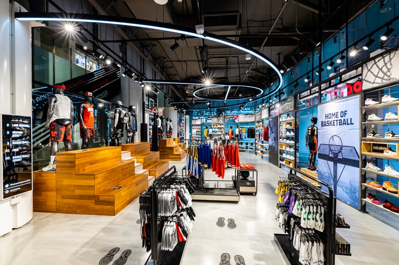 foot locker new store opening singapore youth sneaker culture basketball air max tns