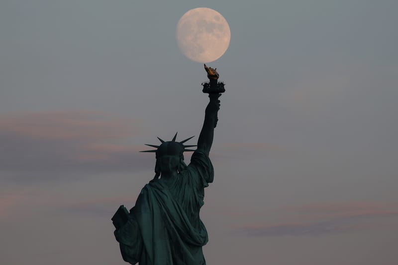 Video Gives Scaled Look at the Moon Compared to Manhattan